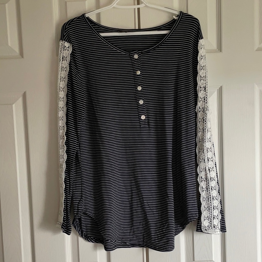 NWOT navy pin strip with pearl buttons